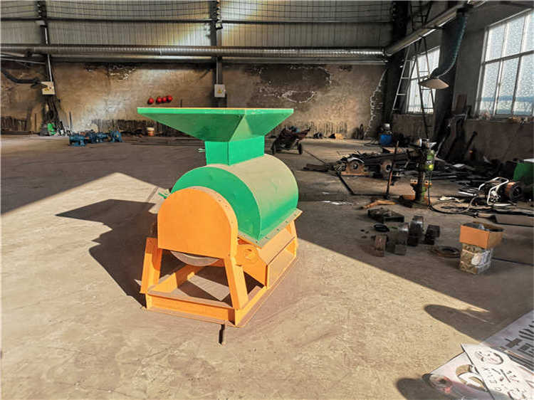 尿素粉碎機(jī)對(duì)于肥料硬塊處理設(shè)備,水溶肥顆粒的打粉