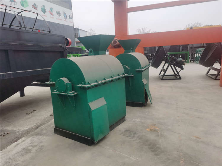 臥式粉碎機(jī)適用于發(fā)酵堆肥后的物料加工設(shè)備