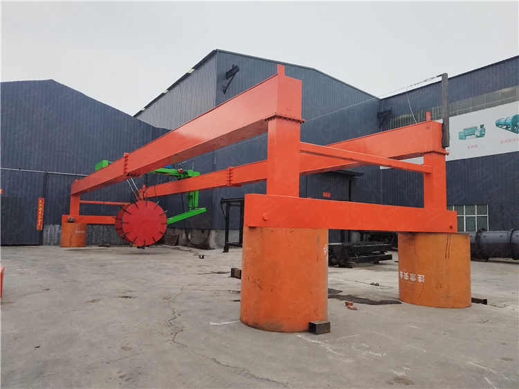 雞糞秸稈鋸屑廢棄物發(fā)酵翻堆設(shè)備 高深度大跨度葉輪式輪盤翻拋機(jī)