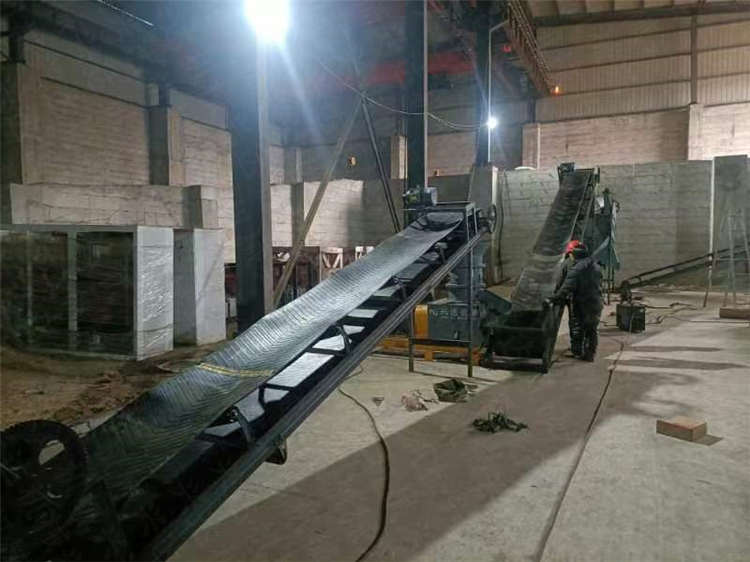 平模顆粒擠壓造粒機(jī),有機(jī)肥柱狀肥料加工設(shè)備,雞糞污泥免烘干制粒機(jī)