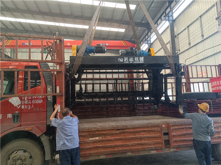 用于多槽肥料翻堆發酵有機肥設備,豬羊糞槽式翻拋機,軌道式糞污腐熟堆肥機