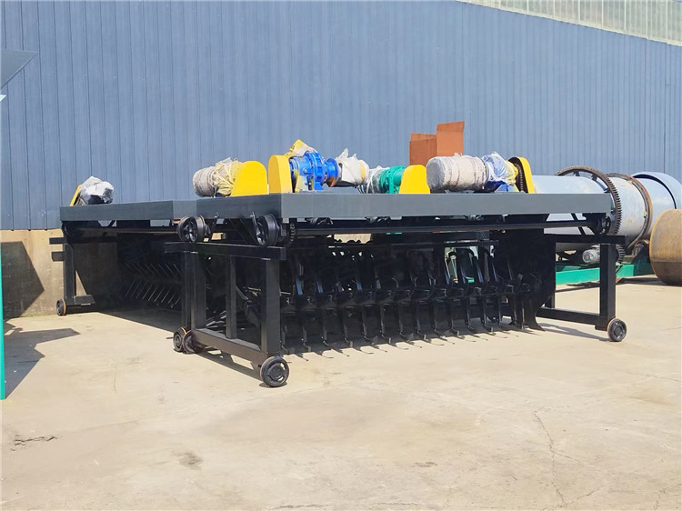 軌道式有機(jī)肥槽式翻拋機(jī) 雞糞菌菇渣發(fā)酵腐熟均勻堆肥機(jī) 復(fù)混肥翻耙機(jī)